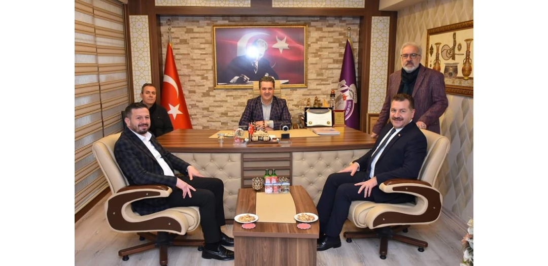 Balıkesir Büyükşehir Belediye Başkanı Yücel Yılmaz ve Ak Parti İl Başkanı Mehmet Aydemir'e odamızı ziyaretleri için teşekkür ediyoruz.